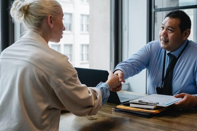 Top 4 Tips for Successfully Working with Young People: Expert Interview Answers